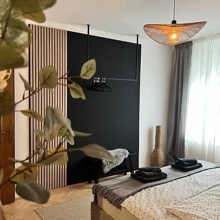 Am Donauhang Danube View Apartment